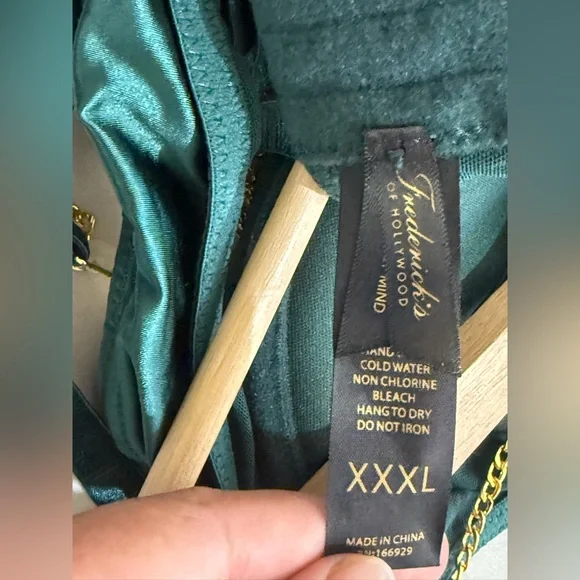 Frederick's of Hollywood Emerald Green Chain-Accent Teddy - Picture 3 of 7